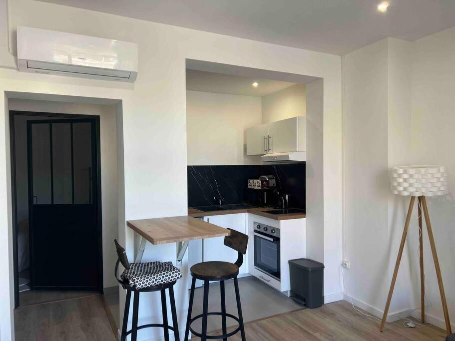 Ferienwohnung Montpellier Centre - La Fenetre De L'Ecusson Exterior foto